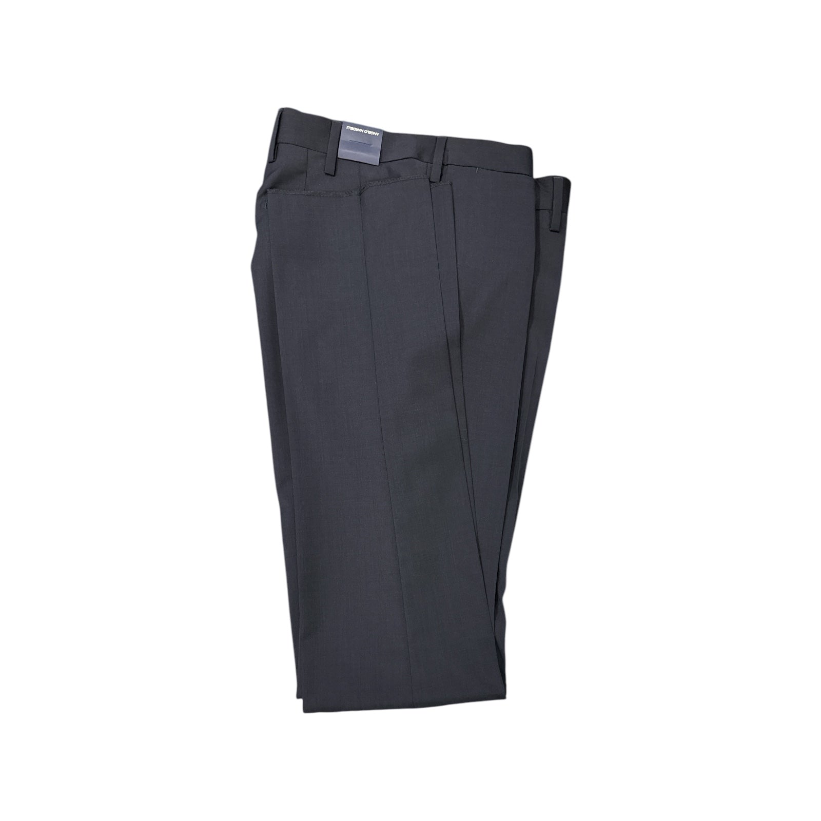 „Modell trägt die Angelo Nardelli Herrenhose im Business‑Look, Kombination mit weißem Hemd“